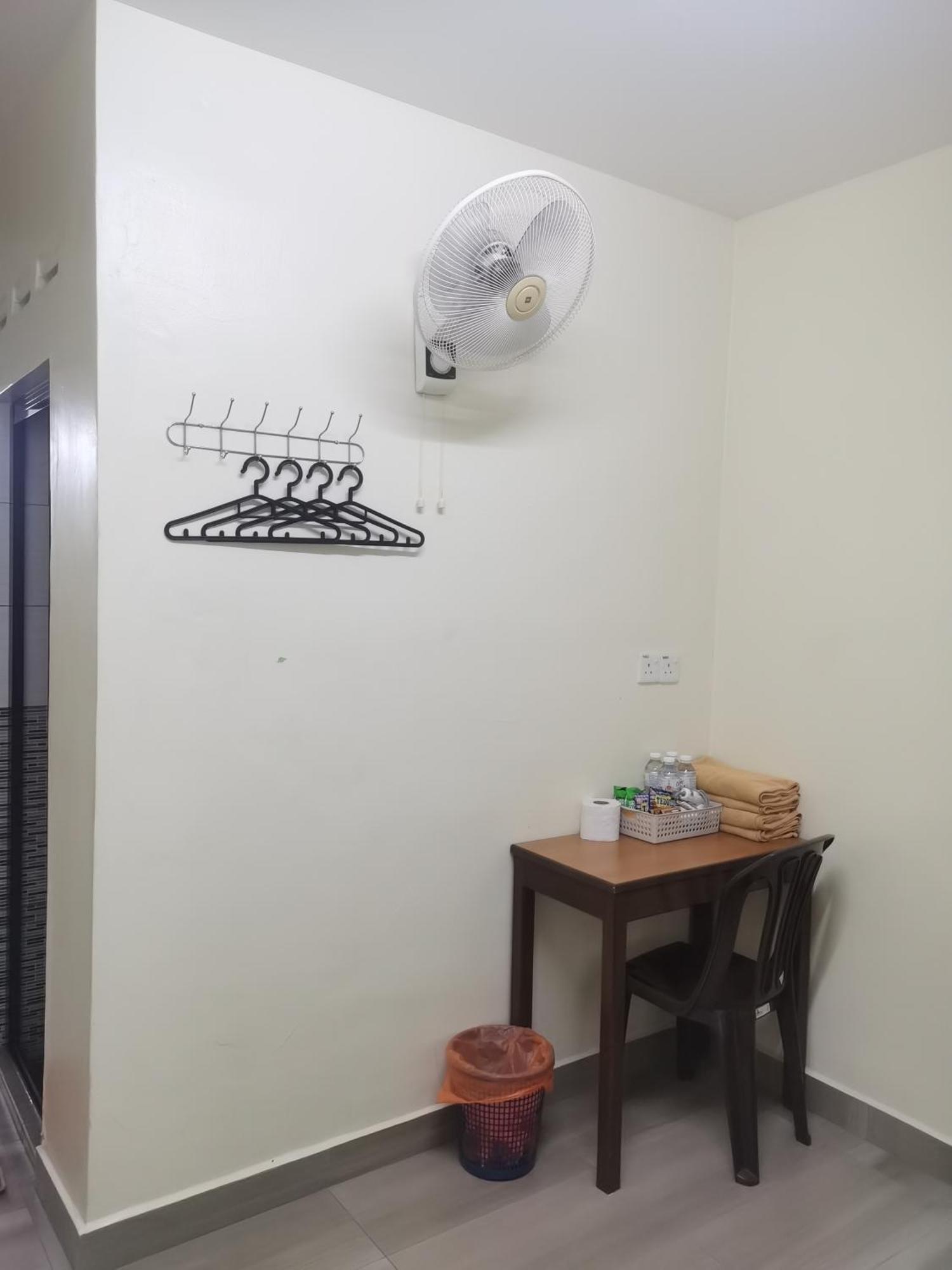 Kb Guesthouse Мерсинг Екстериор снимка