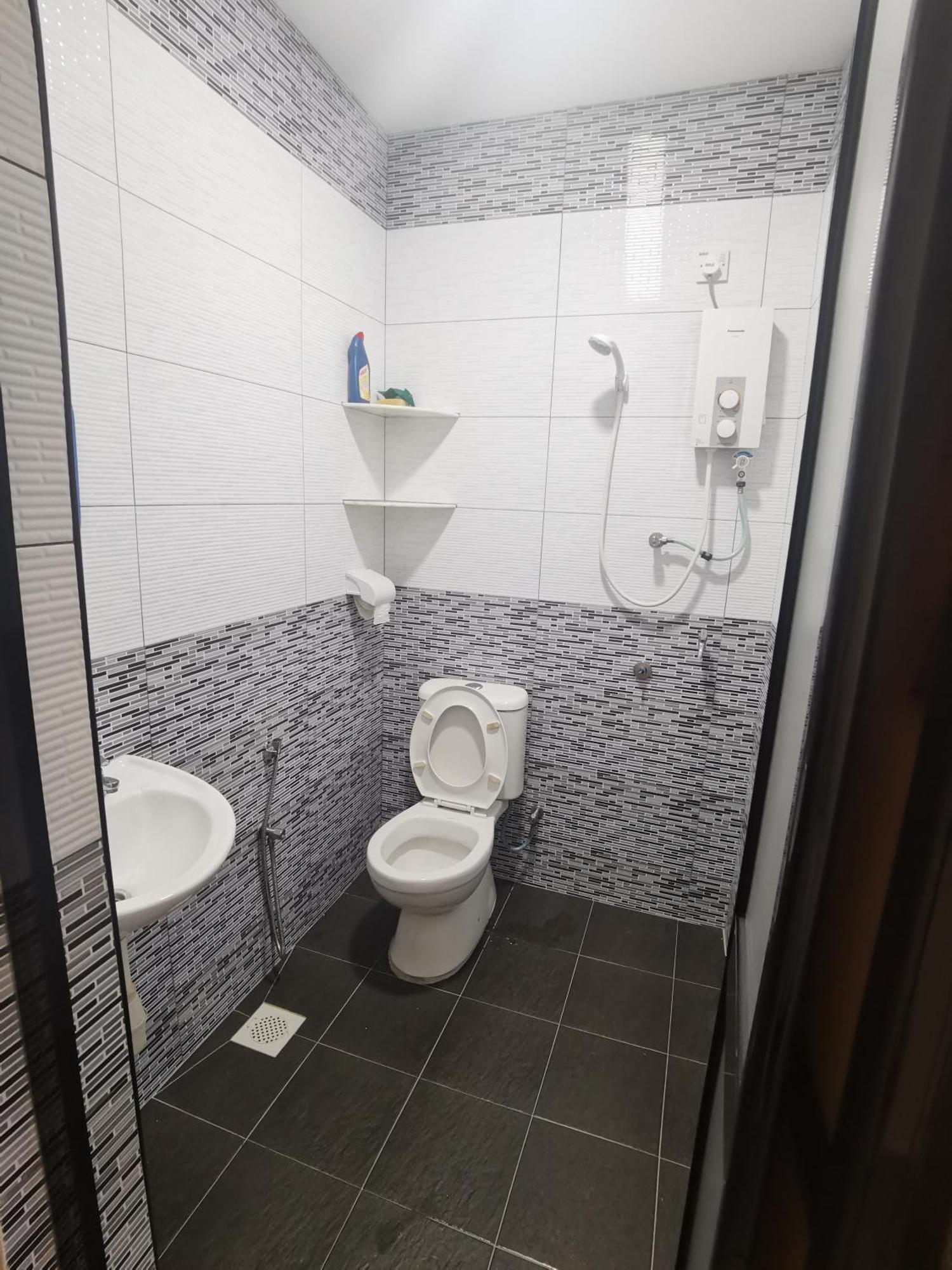 Kb Guesthouse Мерсинг Екстериор снимка